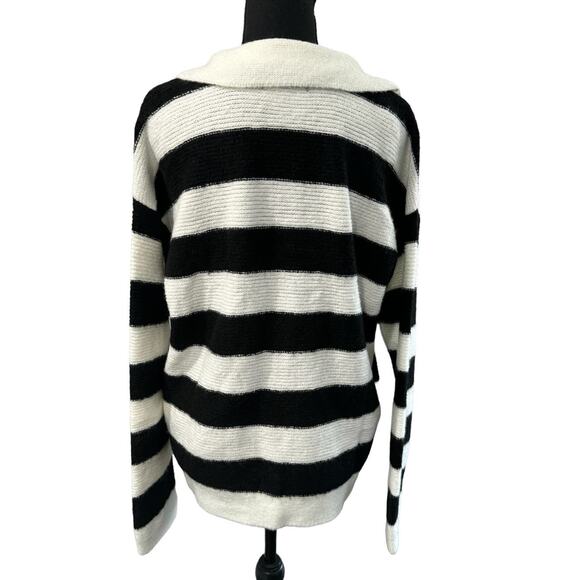 *SOLD* NWOT! Love Ellie Black and White Striped Sweater - Size Large - Picture 5 of 6